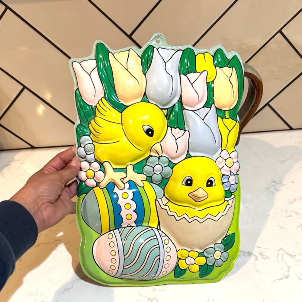 vintage Easter lightweight plastic wall hanging decor lightweight 80s 90s Chick